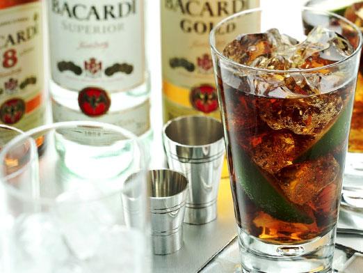 Bacardi Gold and Black - como beber?