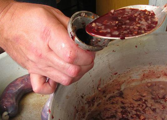 Como cozinhar salsicha caseira