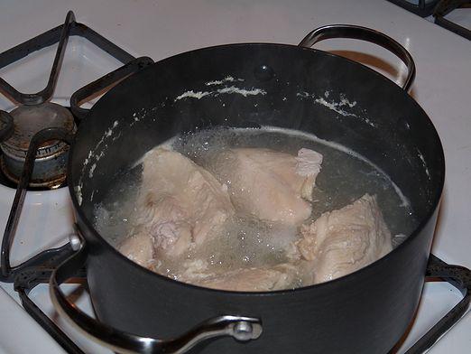 Quanto cozinhar peito de frango?