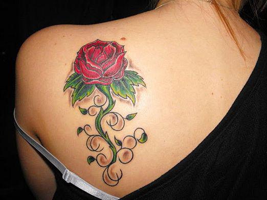 O que significa a tatuagem de uma rosa?