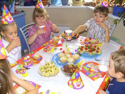 Como decorar uma mesa para crianças?