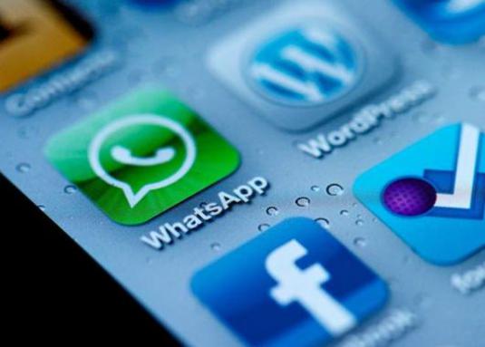 Como faço para instalar o WhatsApp?